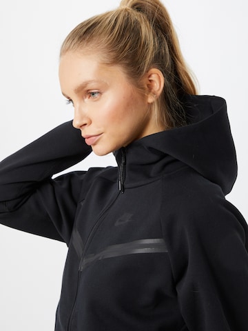 Nike Sportswear - Sudadera con cremallera en negro