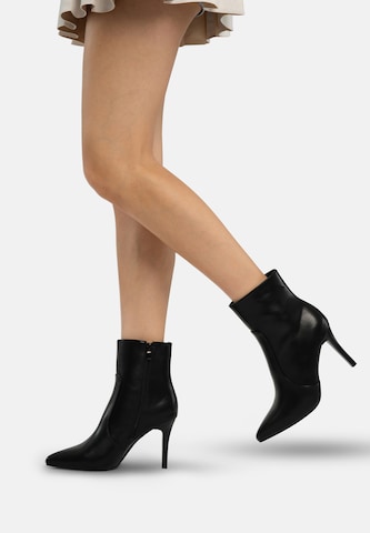 Salinyang Stiefelette in Schwarz