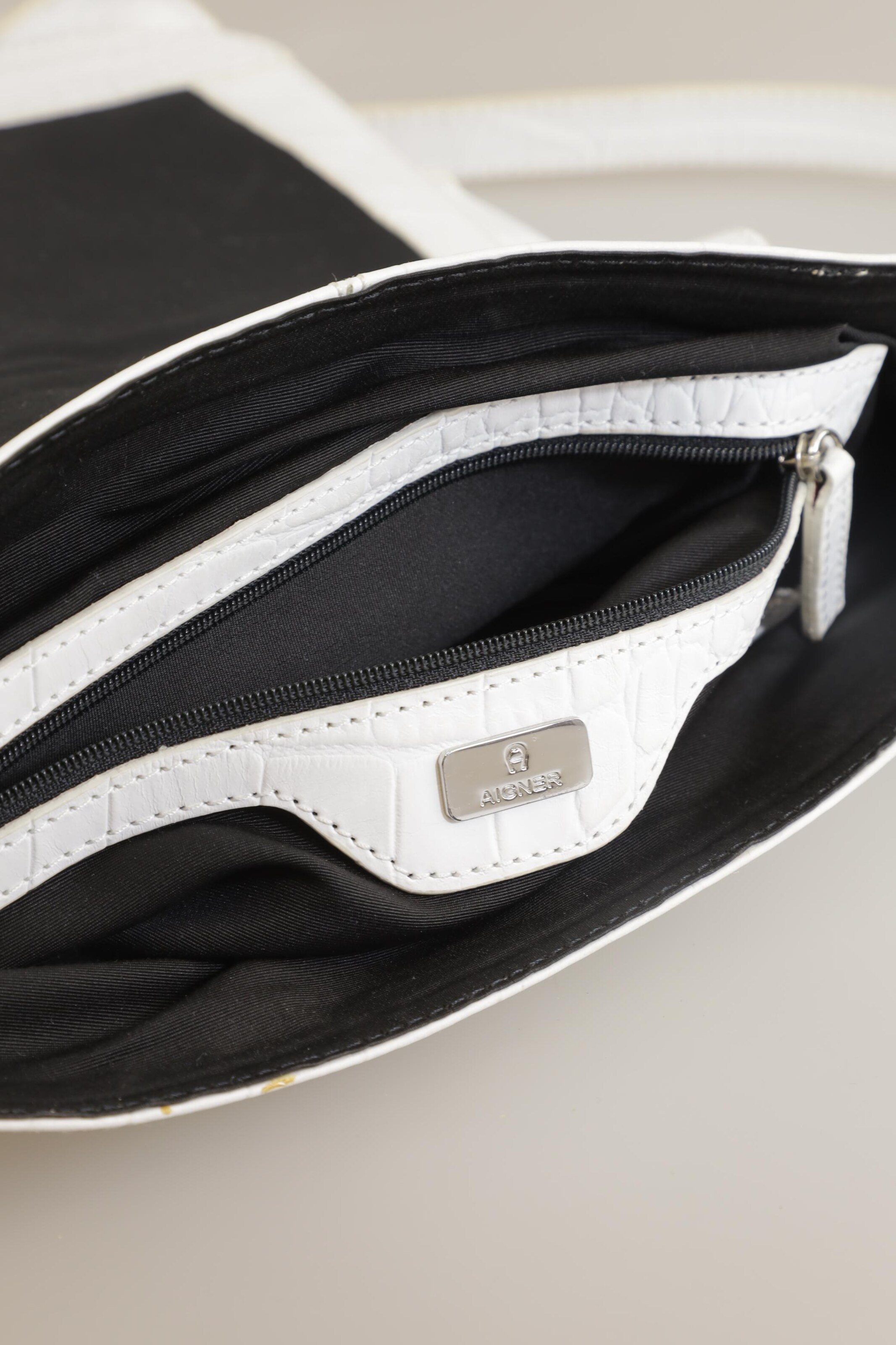 AIGNER Bag in One size in White