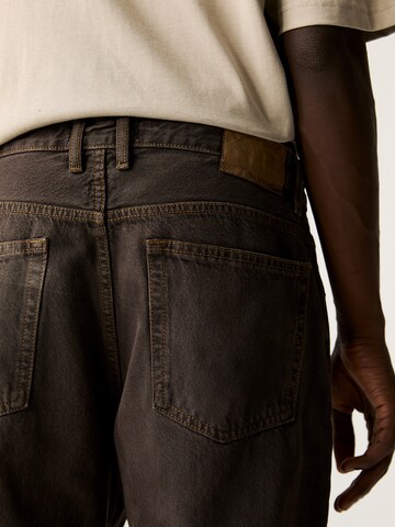 regular Jeans di Pull&Bear in marrone