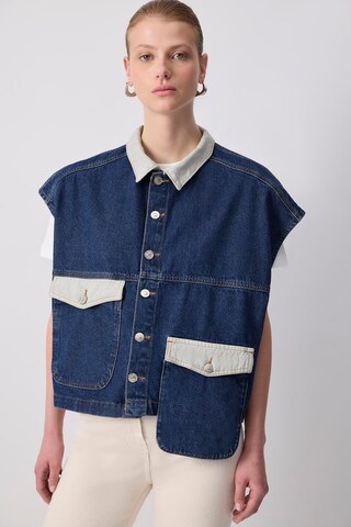 Touche Prive Vest in Blue: front
