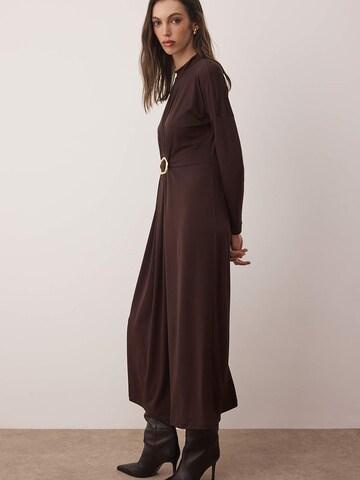 Trendyol Šaty - Hnedá