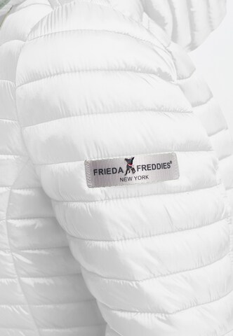 Frieda & Freddies NY Steppjacke in Weiß