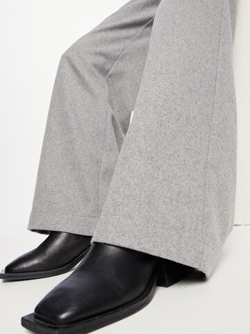 Wide Leg Pantalon à pince minimum en gris