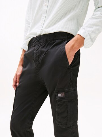 Tapered Pantaloni cargo 'Scanton' di Tommy Jeans in nero