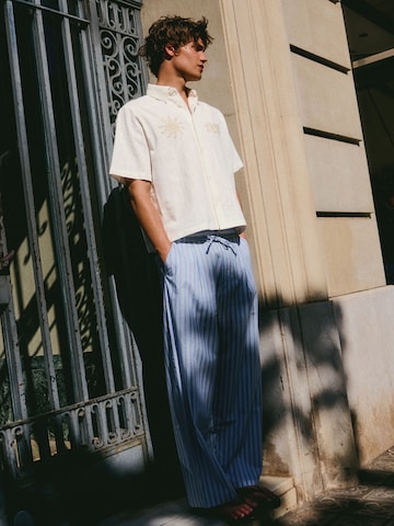 Bershka Comfort fit Button Up Shirt in White