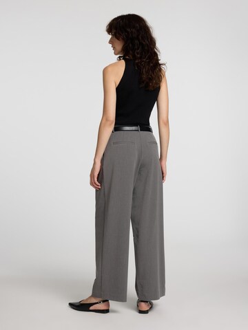 SELECTED FEMME Wide leg Pleat-Front Pants in Grey