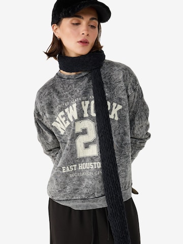 No Matter What Sweatshirt in Schwarz: Vorderseite