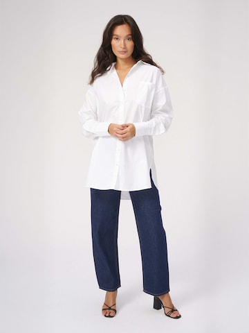 Maglietta ' Oversized ' di TEESHOPPEN in bianco
