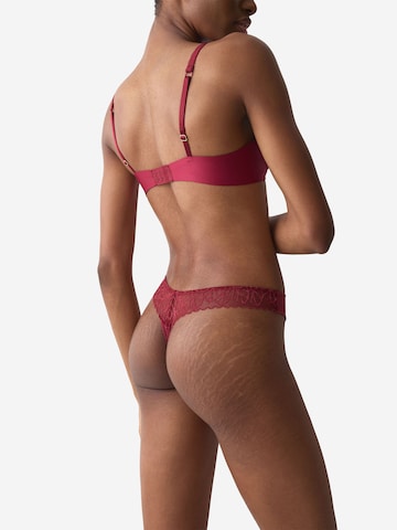 String ' Red Label Pretty Modal ' TRIUMPH en rouge