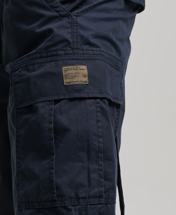 Superdry Loosefit Cargobroek in Blauw