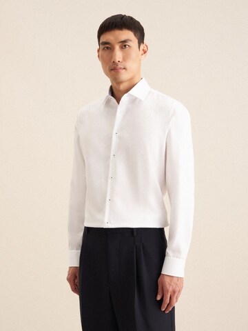 Coupe regular Chemise business SEIDENSTICKER en blanc : devant