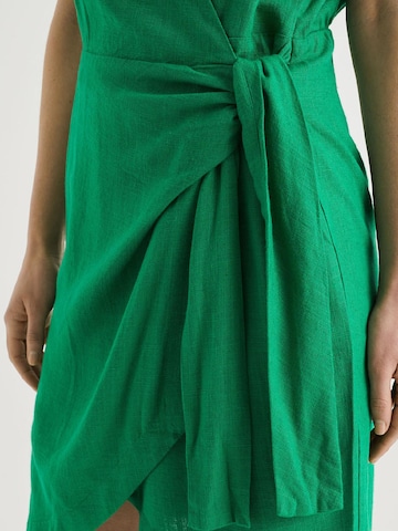 WE Fashion Šaty – zelená