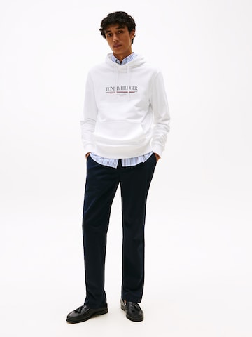 TOMMY HILFIGER Μπλούζα φούτερ 'BRAND LOVE' σε λευκό