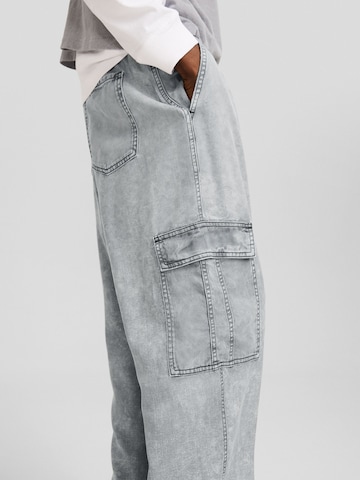 Wide leg Pantaloni cargo di Bershka in grigio