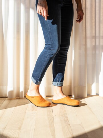 MagicFelt Slippers 'Filzpantoffel Magicfelt 709' in Orange: front