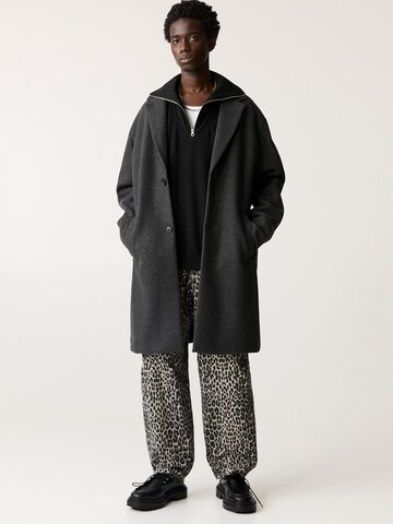 Pull&Bear Between-seasons coat in Grey: front