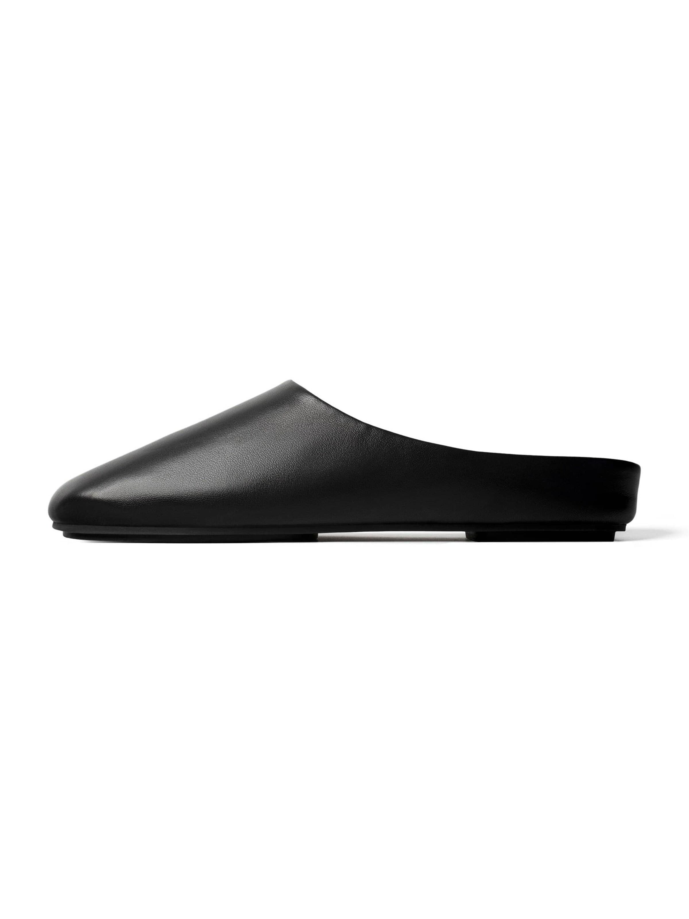 L37 HANDMADE SHOES Huisschoenen 'ALL AT ONCE' in Zwart: voorkant