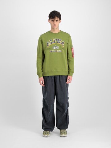 ALPHA INDUSTRIES Sweatshirt in Green