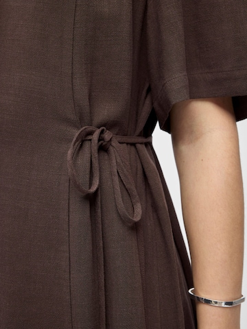 OBJECT Kjole i brun