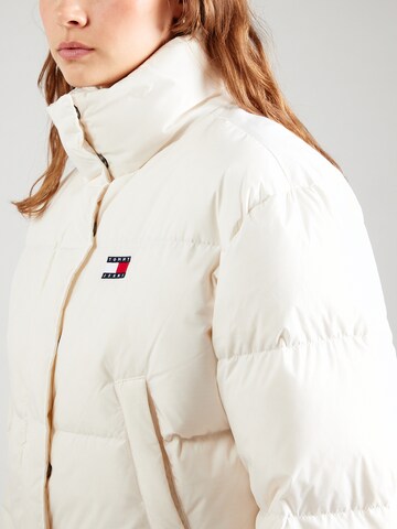 Tommy Jeans Зимняя куртка в Белый