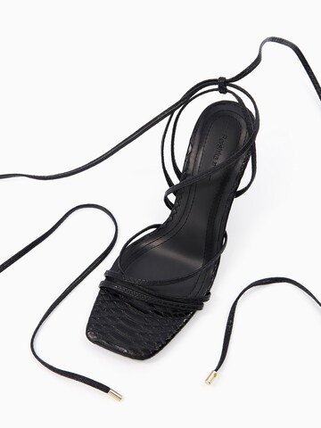 Bershka Sandały z rzemykami w kolorze czarny