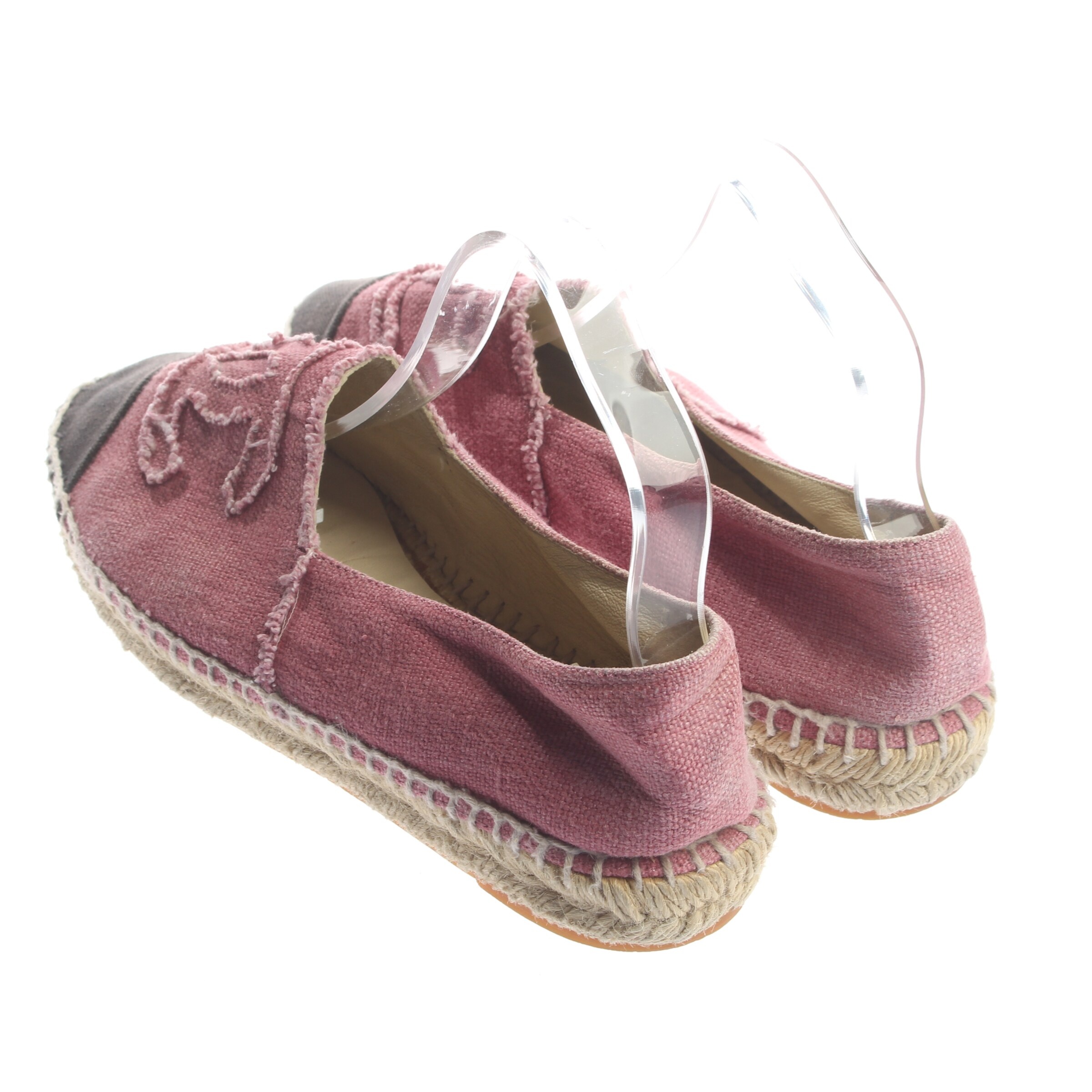 CHANEL Flats & Loafers in 39 in Grey