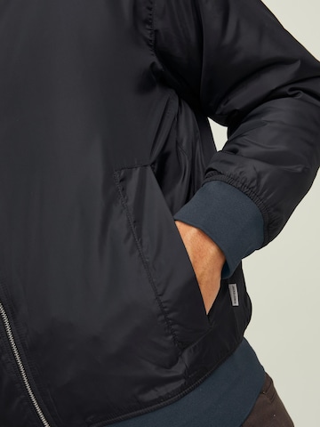 JACK & JONES Jacke in Schwarz