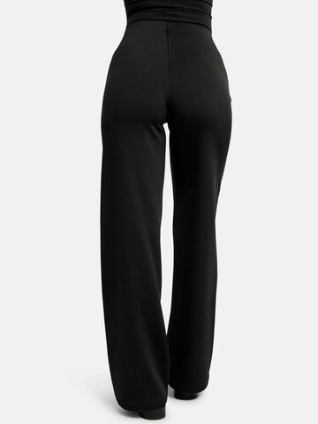 Liberte Essentiel Normální Kalhoty ' HENNE ' – černá