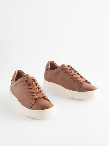 Sneaker bassa di Next in marrone