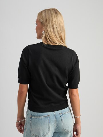 minus - Top 'Milla 1' en negro