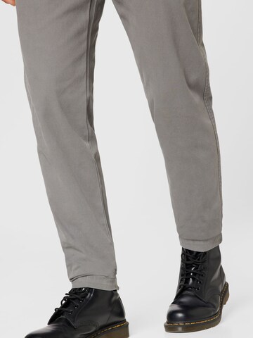 LEVI'S ® Tapered Chino 'XX Chino Standard' in Grijs