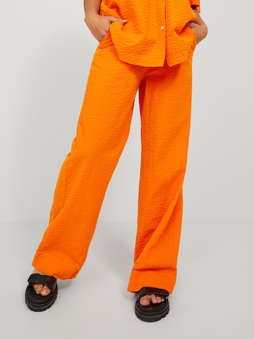 JJXX Wide leg Trousers in Orange: front