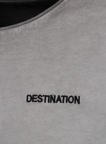 Key Largo T-shirt 'MT DESTINATION' i grå