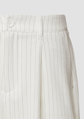 QS Wide Leg Bundfaltenhose in Beige