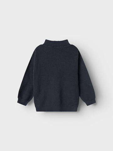 NAME IT Sweter w kolorze niebieski