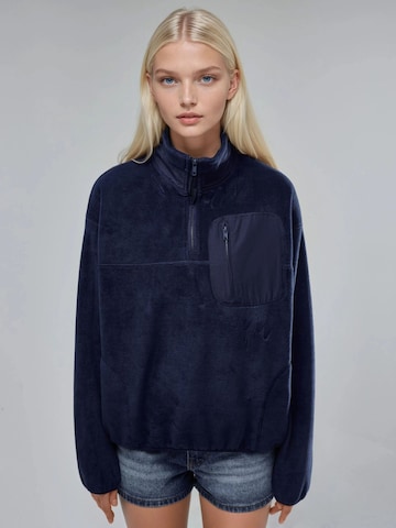 Pull-over Busem en bleu : devant
