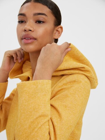 VERO MODA Between-Seasons Coat 'Dona' in Yellow