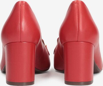 Kazar Pumps in Red