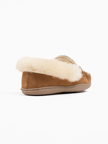 Minnetonka Mockasin 'Alpinsheepskin' i brun