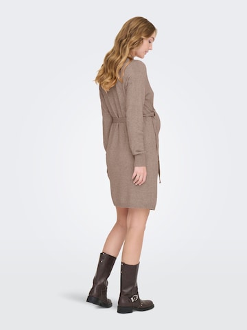 Abito di Only Maternity in marrone