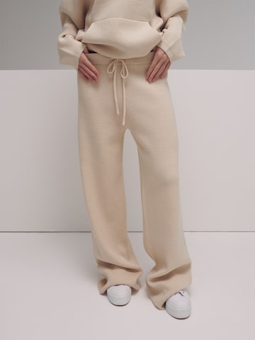 LENI KLUM x ABOUT YOU Loose fit Pants 'Giselle' in White: front