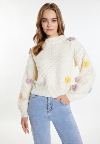 IZIA Sweater in White: front