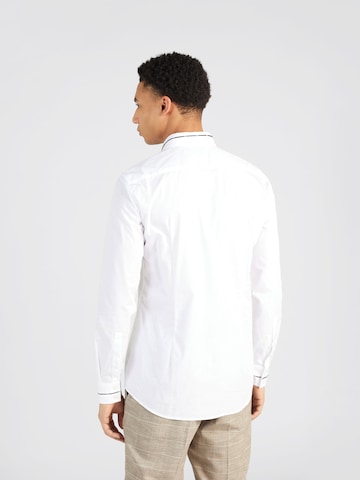 Coupe slim Chemise 'Kenan' HUGO en blanc