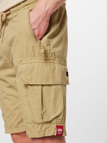 regular Pantaloni cargo di ALPHA INDUSTRIES in beige