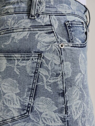 MADELEINE Slimfit Jeans in Blauw