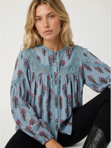 Miss June Blouse 'Lauriane' in Blue: front