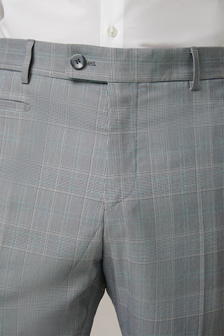 STRELLSON Regular Pleated Pants 'Luc' in Grey