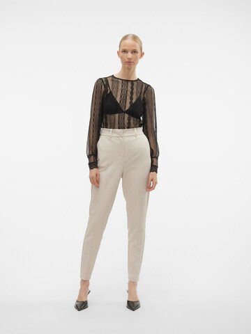 VERO MODA Slimfit Pantalon 'Holly' in Grijs