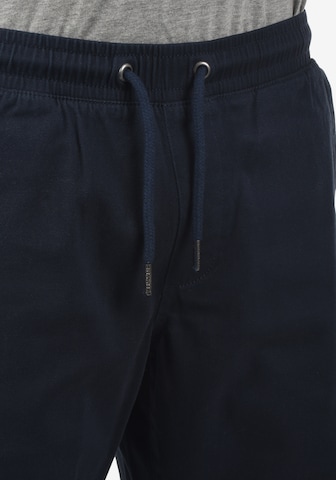 BLEND Regular Chinoshorts in Blau